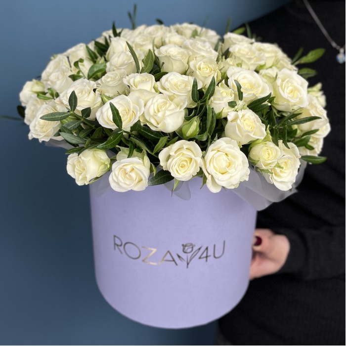15 кустовых роз Сноуфлейк в коробке