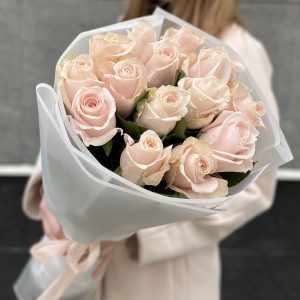15 нежно-розовых роз Помароса