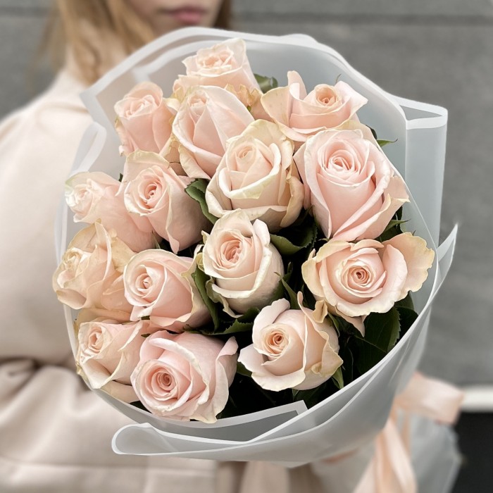 15 нежно-розовых роз Помароса