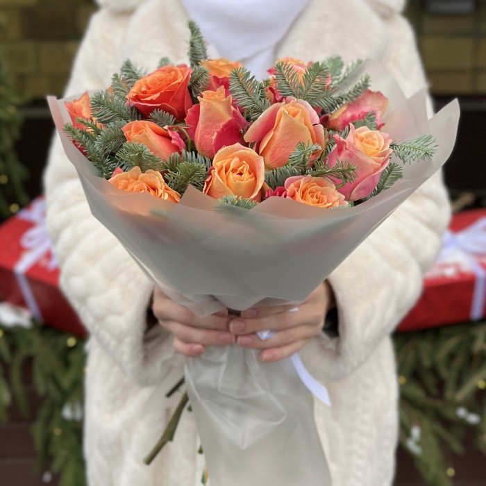 15 оранжево-красных роз с нобилисом