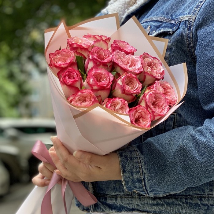 15 пионовидных роз Глендора