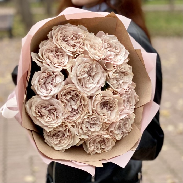 15 пионовидных роз Петра