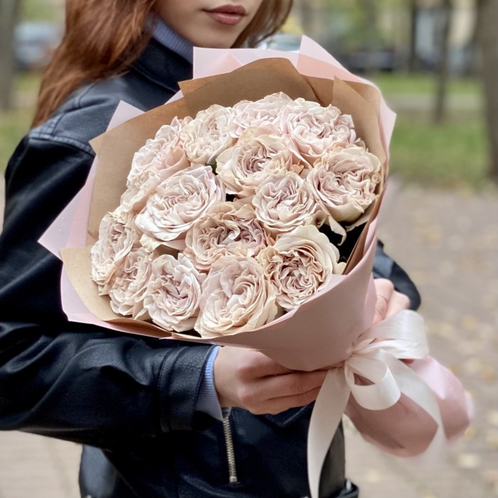 15 пионовидных роз Петра