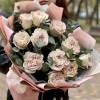 Пионовидная роза Петра с эвкалиптом
