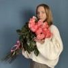 15 длинных розовых роз Би Свит 80 см