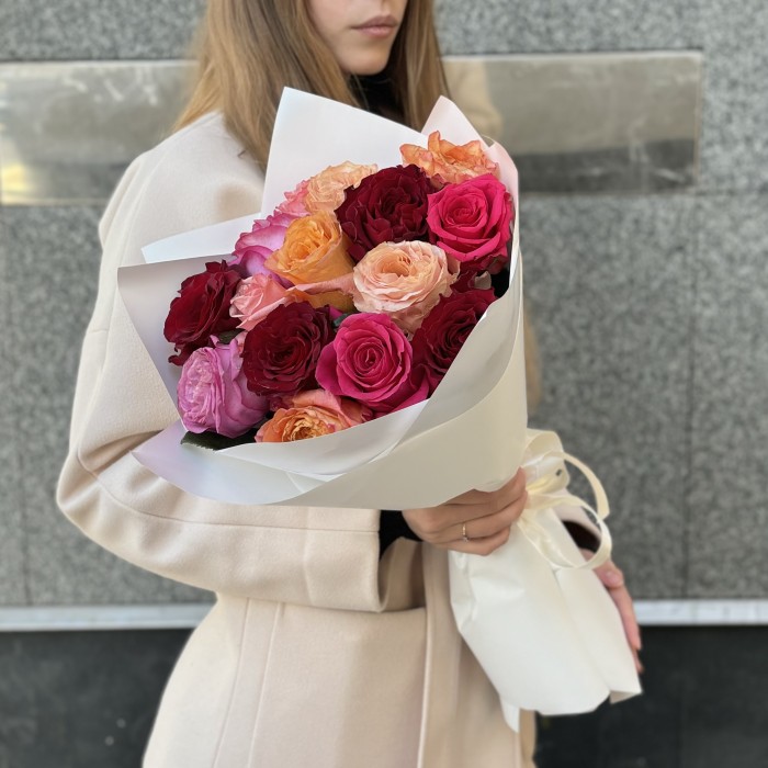 15 роз Праздничный микс