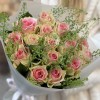 15 нежно-розовых роз Топ-гир 50 см с гринбелом