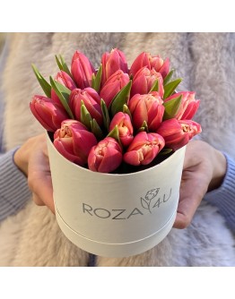 15 пионовидных тюльпанов в коробке