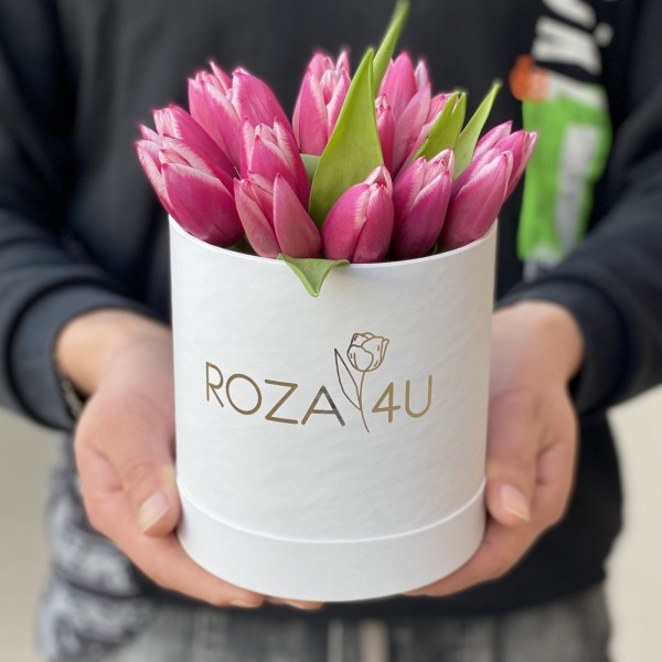 15 розово-белых тюльпанов в коробке