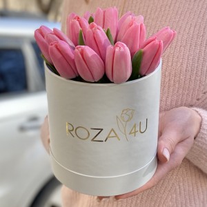 15 розовых тюльпанов в коробке