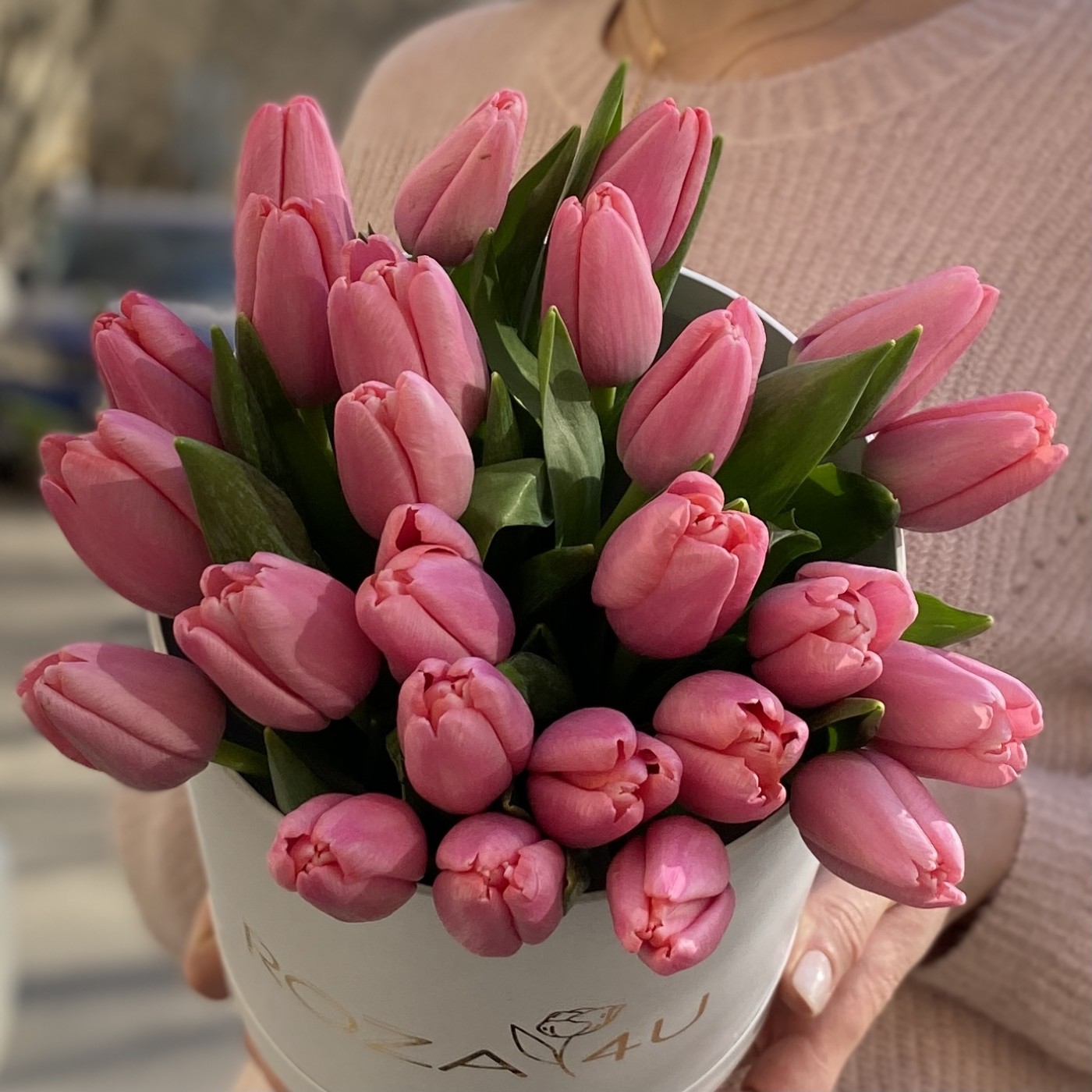 Эксклюзивный букет с розовыми тюльпанами с доставкой на Женский День Восьмого Марта