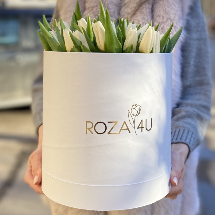 51 белый тюльпан в коробке