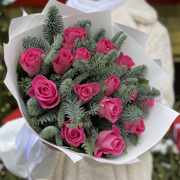 15 розовых роз с нобилисом