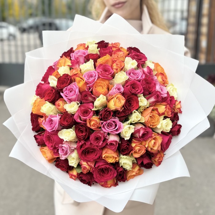 151 роза яркий микс в упаковке