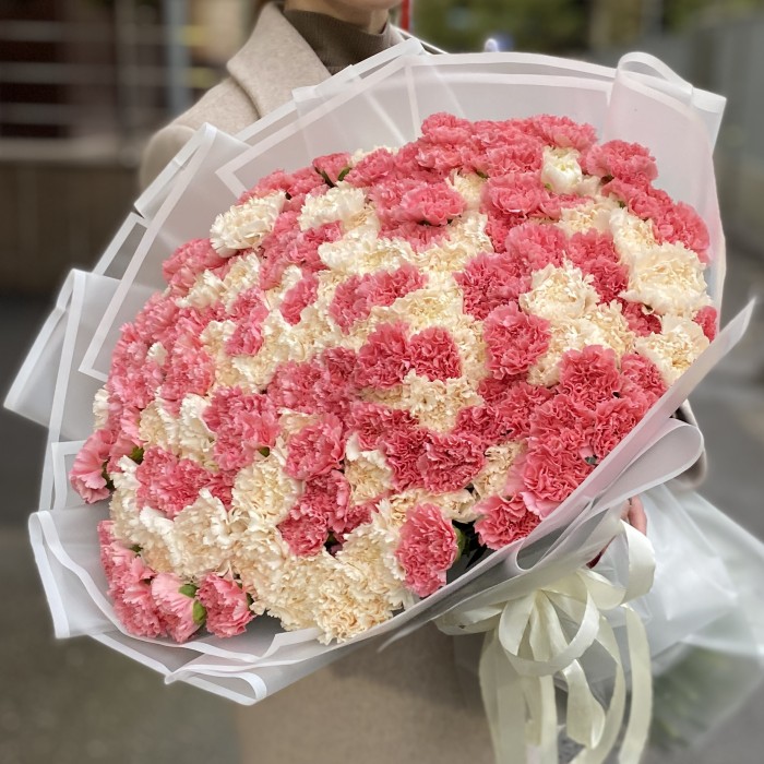 151 розовая и персиковая гвоздика