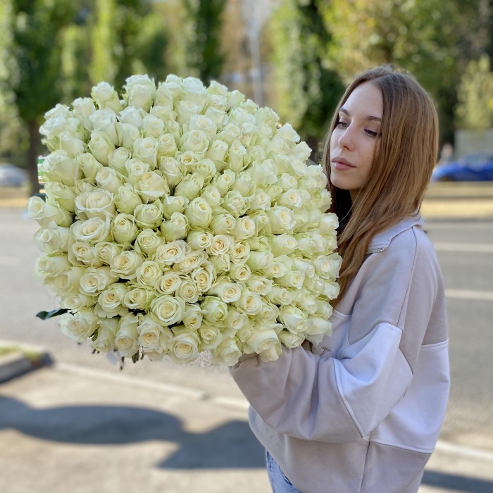 151 белая роза 60 см