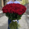 151 красная роза Ред Наоми 90 см
