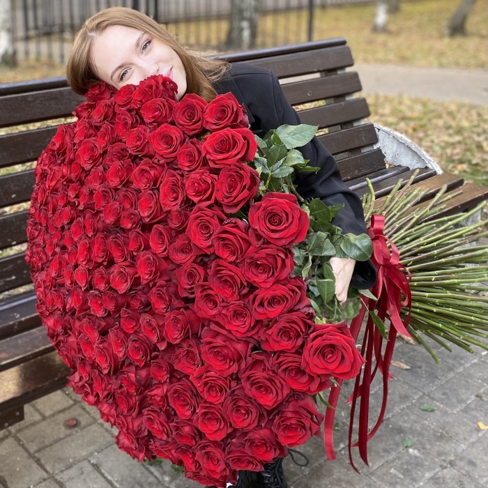 151 ароматная красная роза 120 см