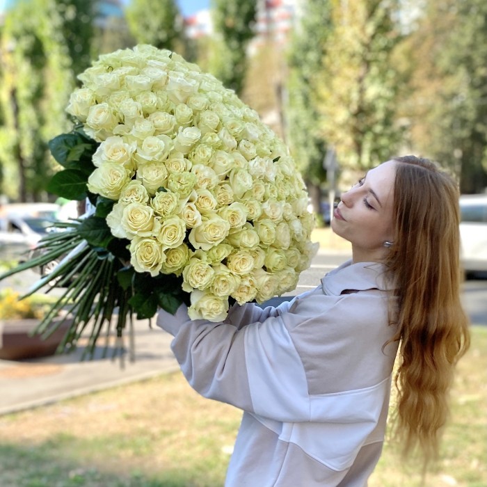 151 роза Мондиаль 60 см