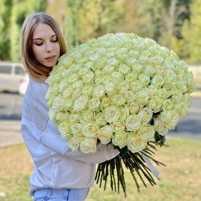 151 роза Мондиаль 60 см