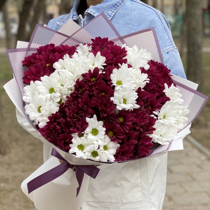 15 белых и фиолетовых кустовых хризантем