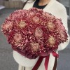 15 бордовых хризантем в коробке