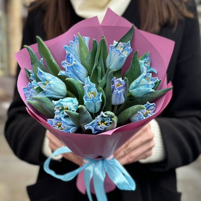 15 голубых тюльпанов Лунный краун