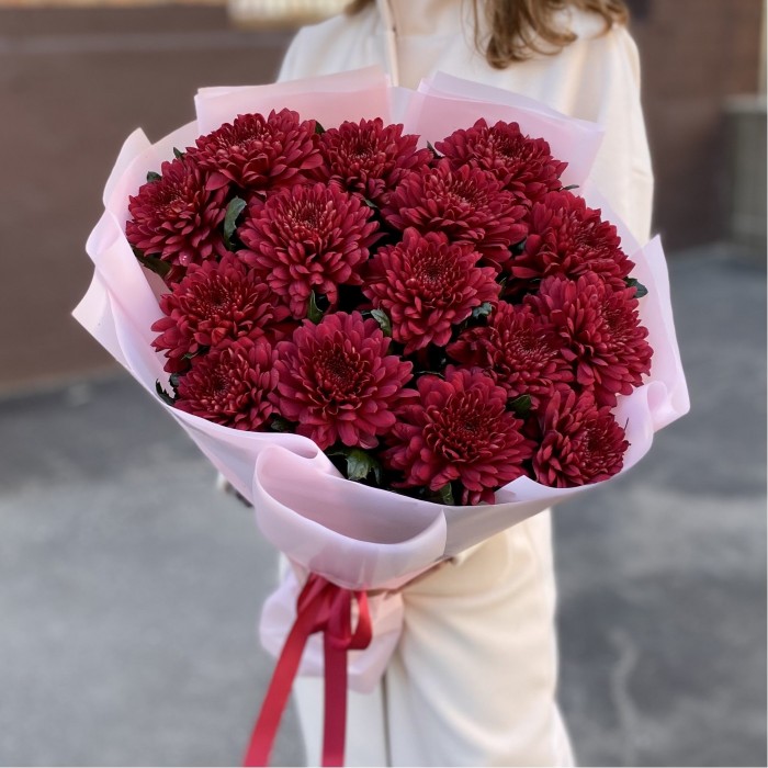 15 красных хризантем Ламира