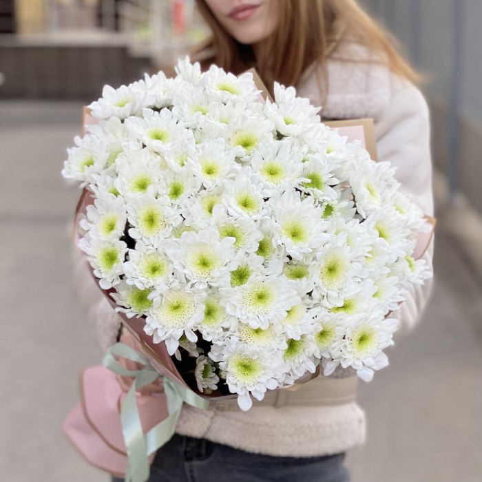 15 белых кустовых хризантем Коммандер