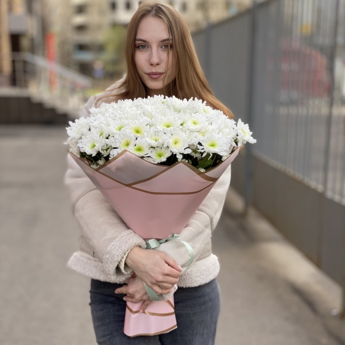 15 белых кустовых хризантем Коммандер