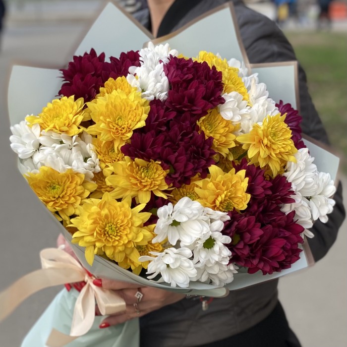 15 кустовых хризантем яркий микс