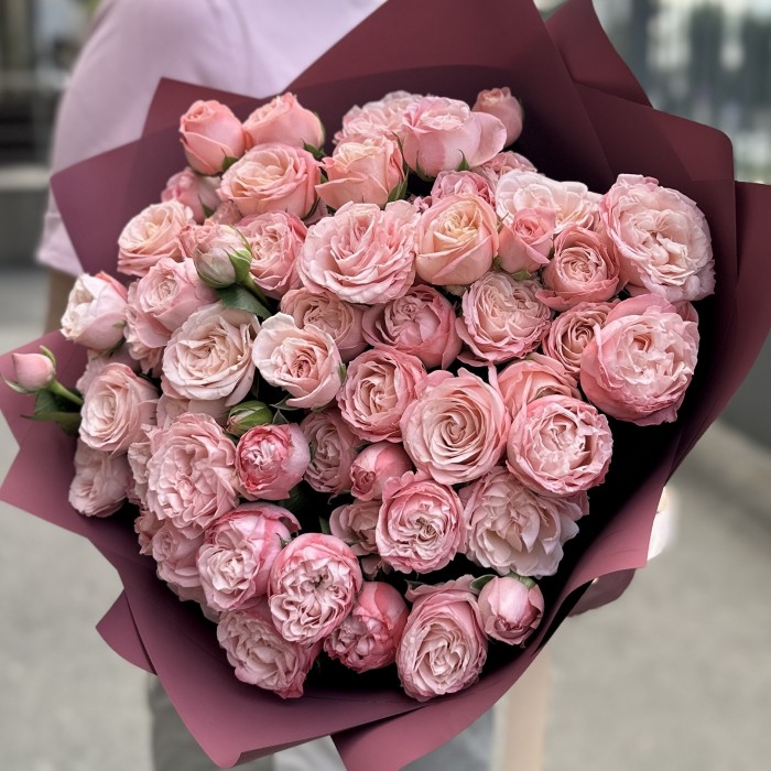 15 кустовых розовых роз Мадам Бомбастик