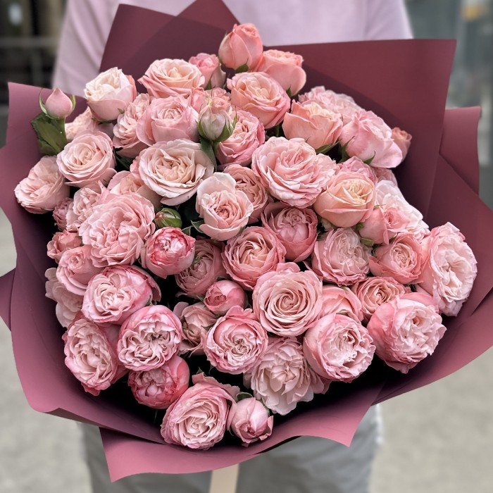 15 кустовых розовых роз Мадам Бомбастик