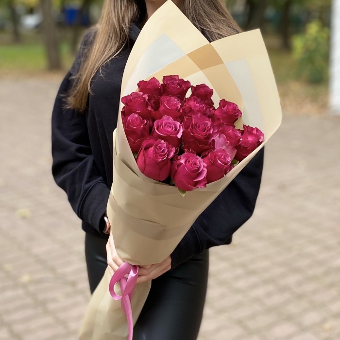 15 малиновых роз Мели