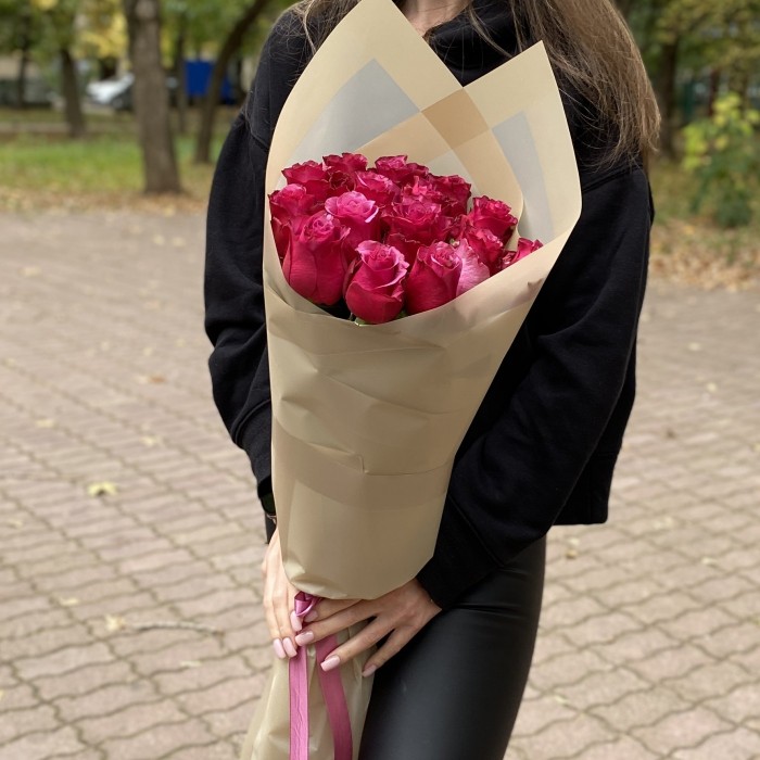 15 малиновых роз Мели