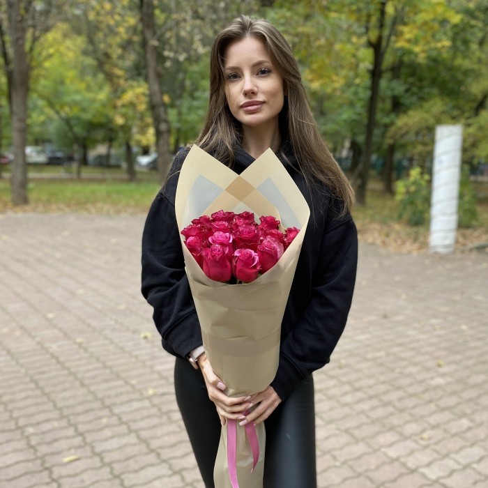 15 малиновых роз Мели