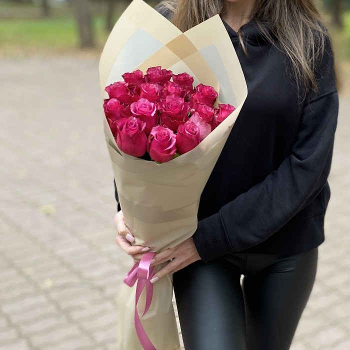 15 малиновых роз Мели