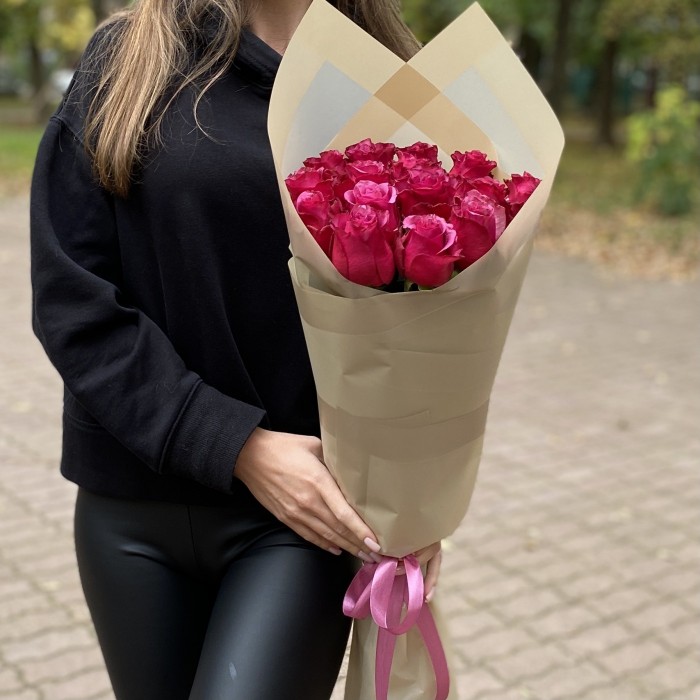 15 малиновых роз Мели