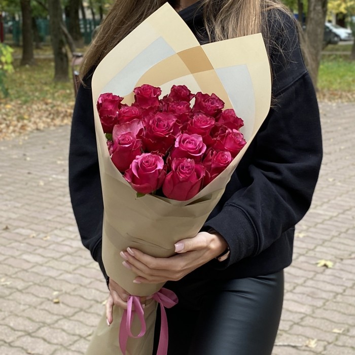 15 малиновых роз Мели