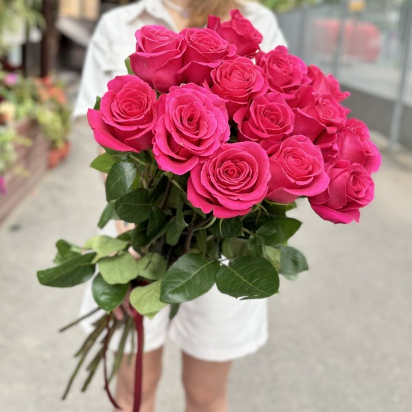 15 малиновых роз Пинк Флойд 80 см