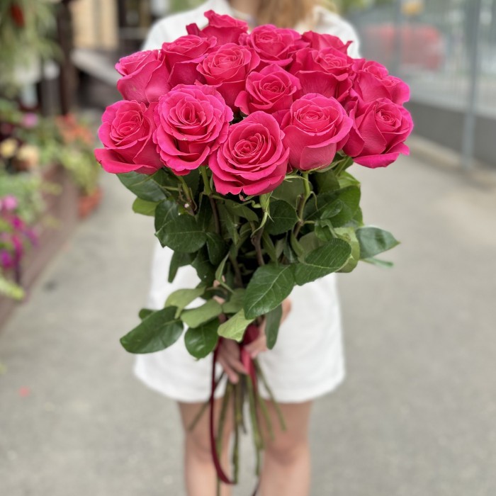 15 малиновых роз Пинк Флойд 80 см