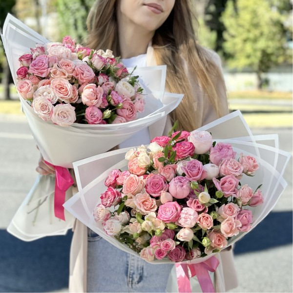 15 нежных кустовых и пионовидных роз MIX