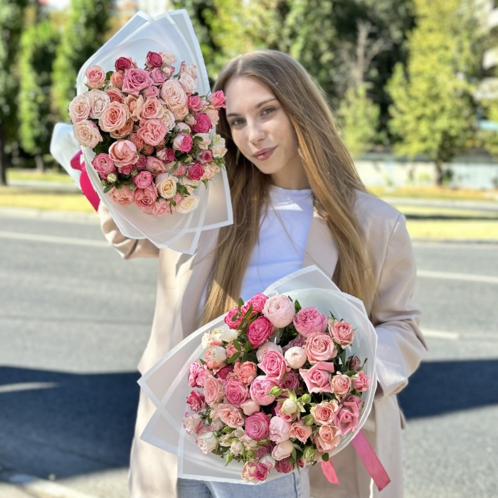 15 нежных кустовых и пионовидных роз MIX