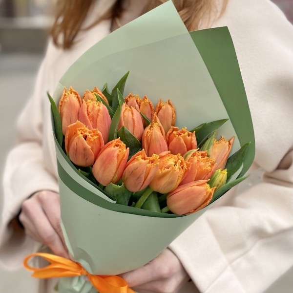 15 оранжевых махровых тюльпанов Оранж пэшн