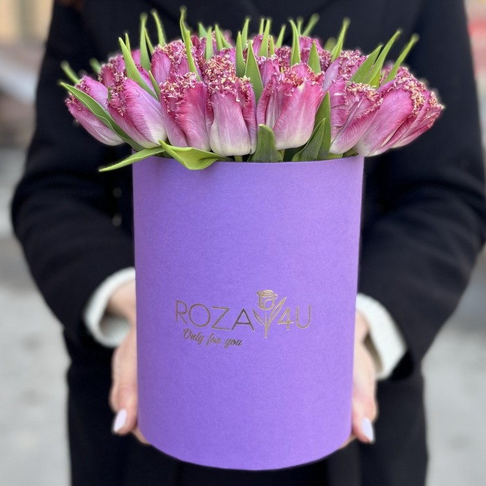 35 махровых темно-розовых тюльпанов в коробке