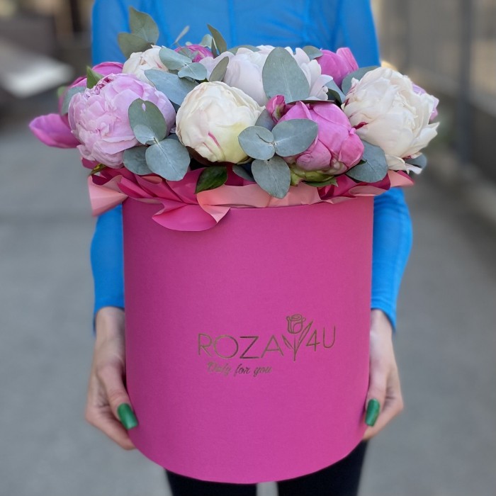 15 пионов Нежный микс в коробке