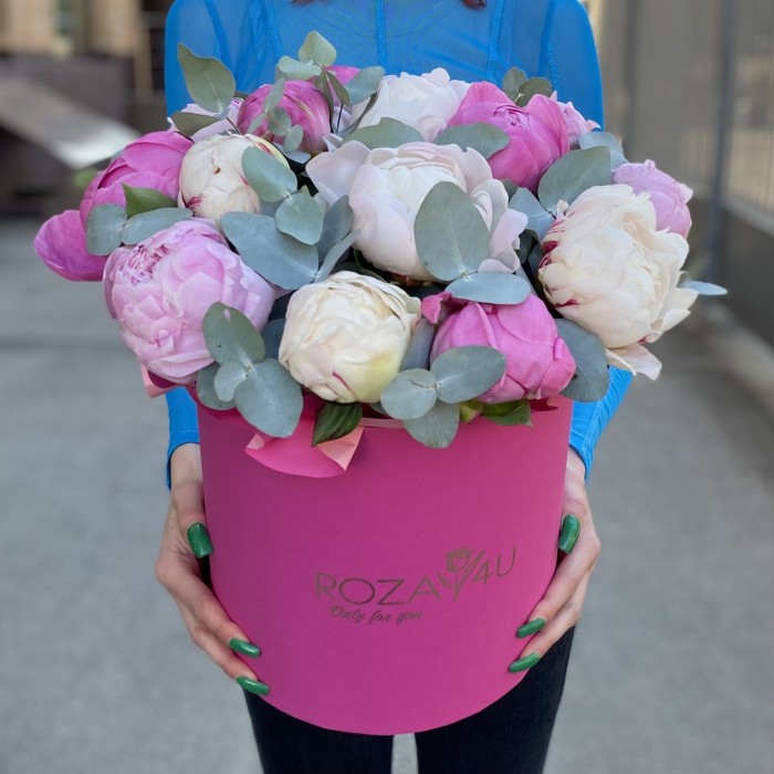 15 пионов Нежный микс в коробке