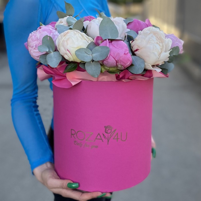 15 пионов Нежный микс в коробке