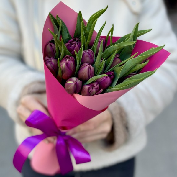 15 пионовидных фиолетовых тюльпанов Ворлд боул