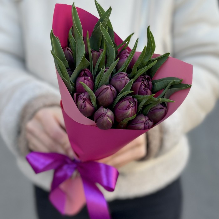 15 пионовидных фиолетовых тюльпанов Ворлд боул